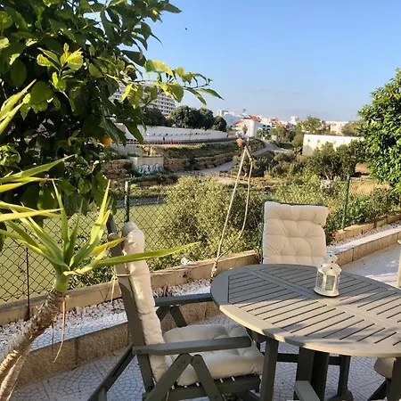 Spacious Pool & Patios Apartment *